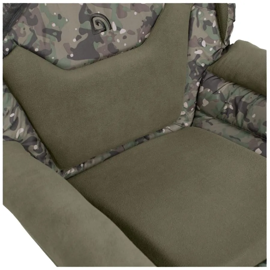 Trakker Levelite Camo Colossus Chair - Image 2