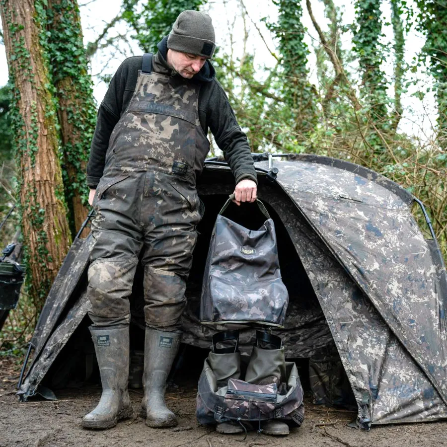 Nash Subterfuge Waterproof Wader & Boot Bag - Image 3
